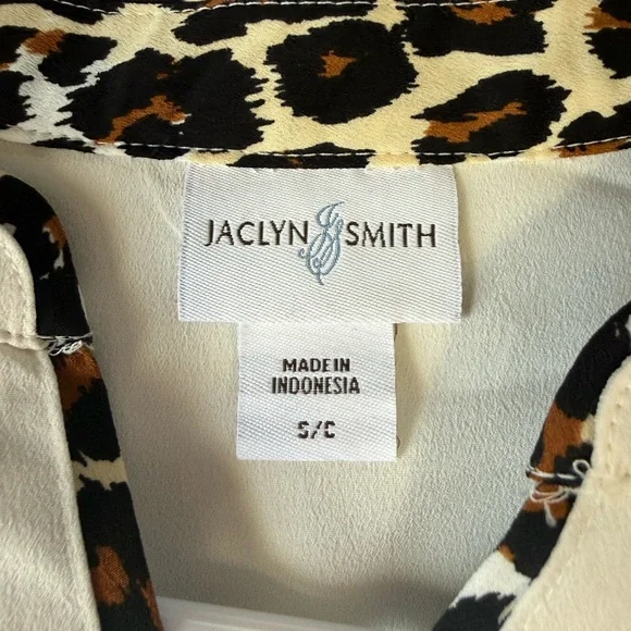 Off-White Button-Up Blouse with Leopard Print Trim and gold details. - Picture 6 of 6